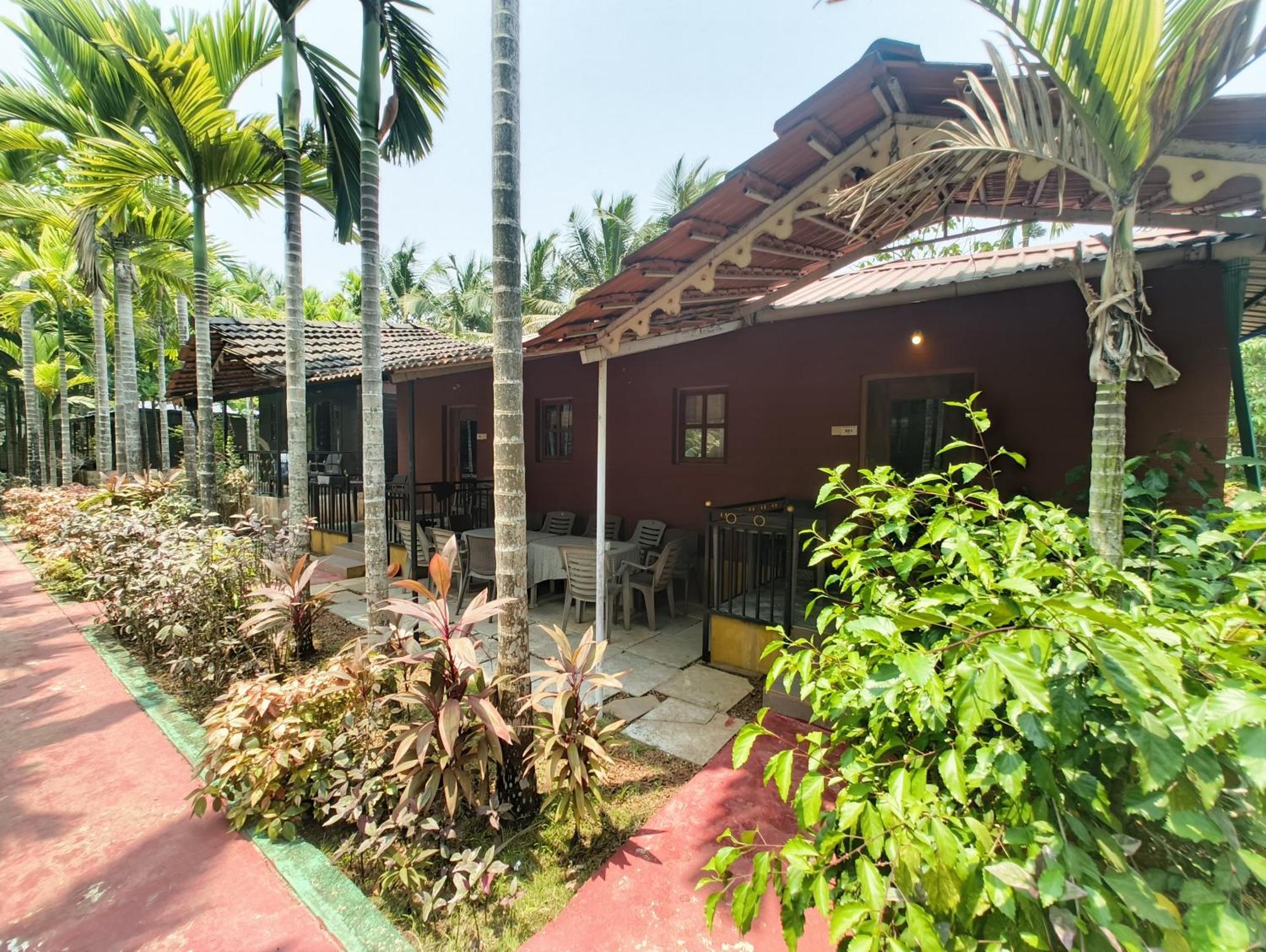 Go Green Spice & Eco Resort Cavelossim Exteriör bild
